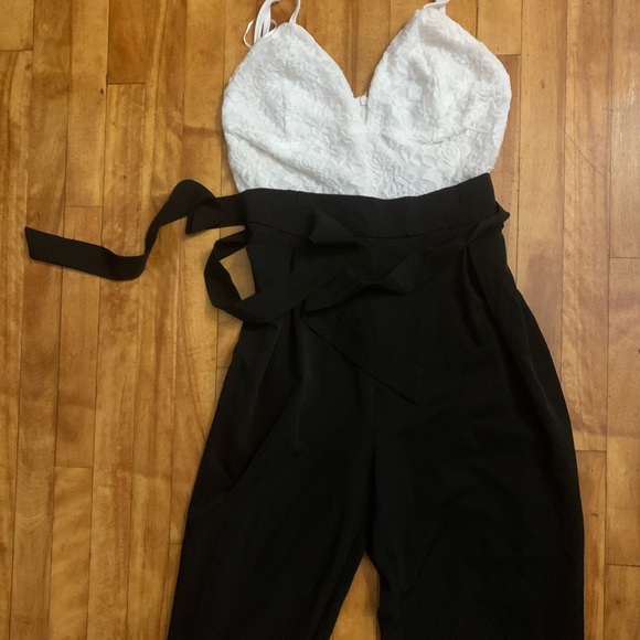 Chic jumpsuit, streetwear society. Black and white, medium size - Picture 3 of 3